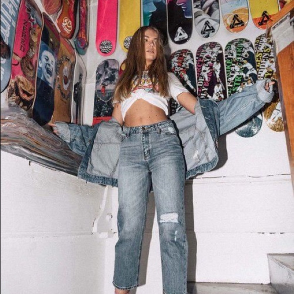 SKATER GIRL MYSTERY BOX - Picture 2 of 10